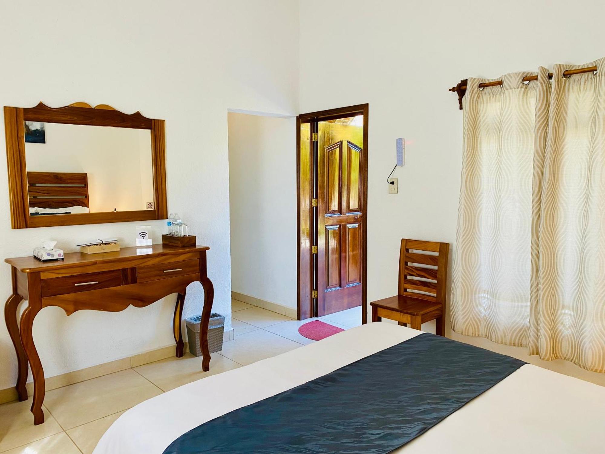 Club Vergel Resort Bernal Eksteriør billede